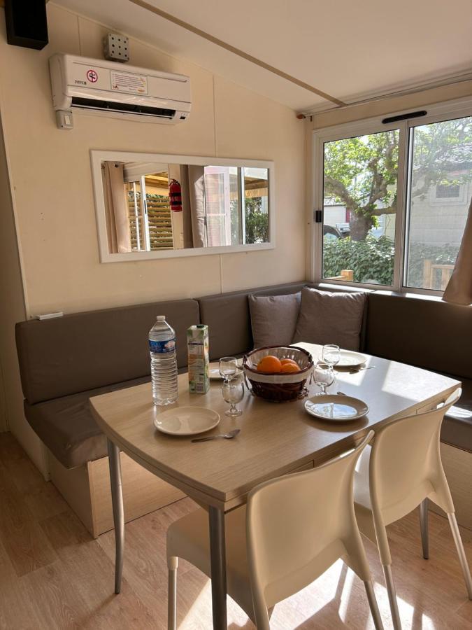 פור-א-נובל Les Mobil Homes De Naka, Une Entree Gratuite Pour La Reserve Africaine מראה חיצוני תמונה
